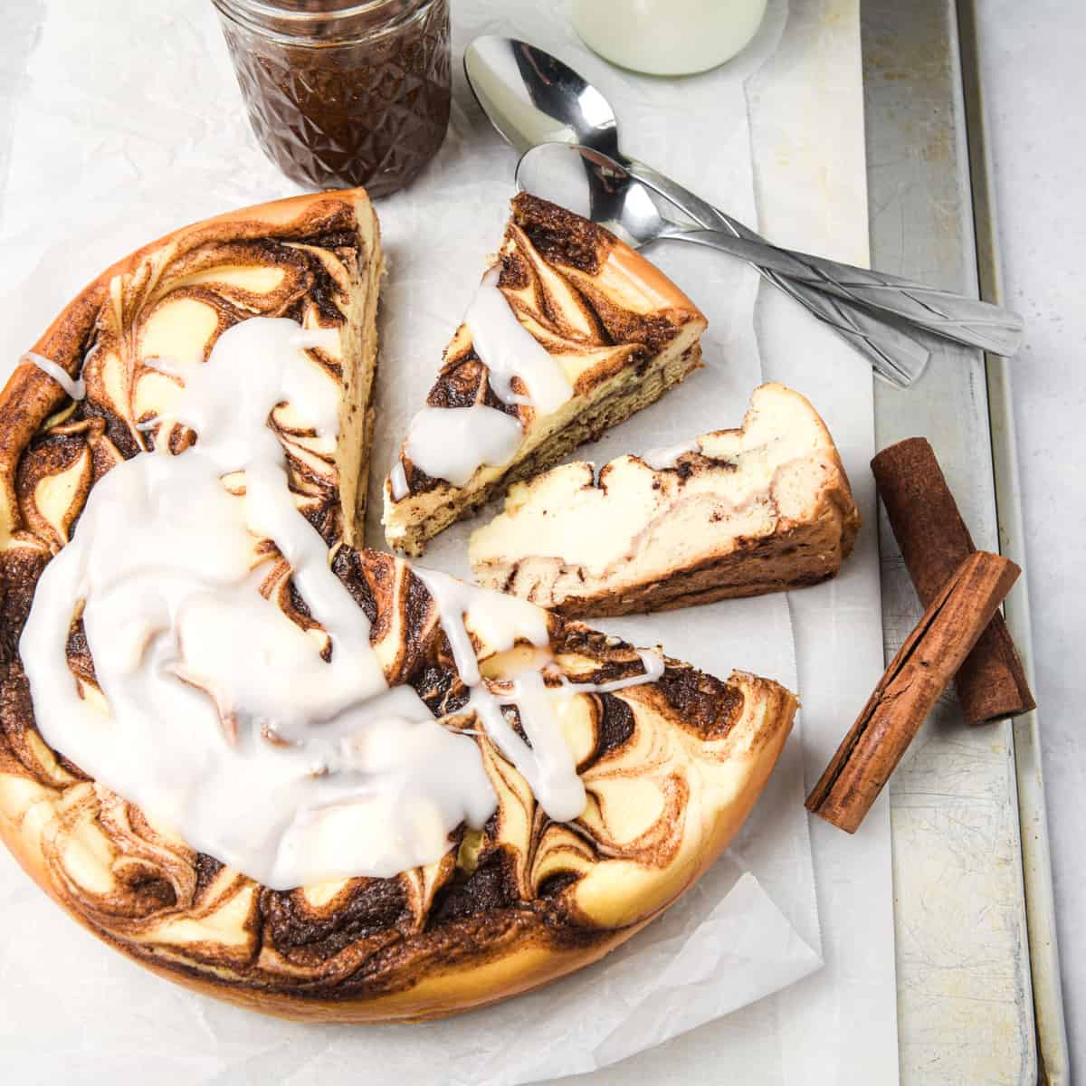 Cinnamon Roll Cheesecake Recipe