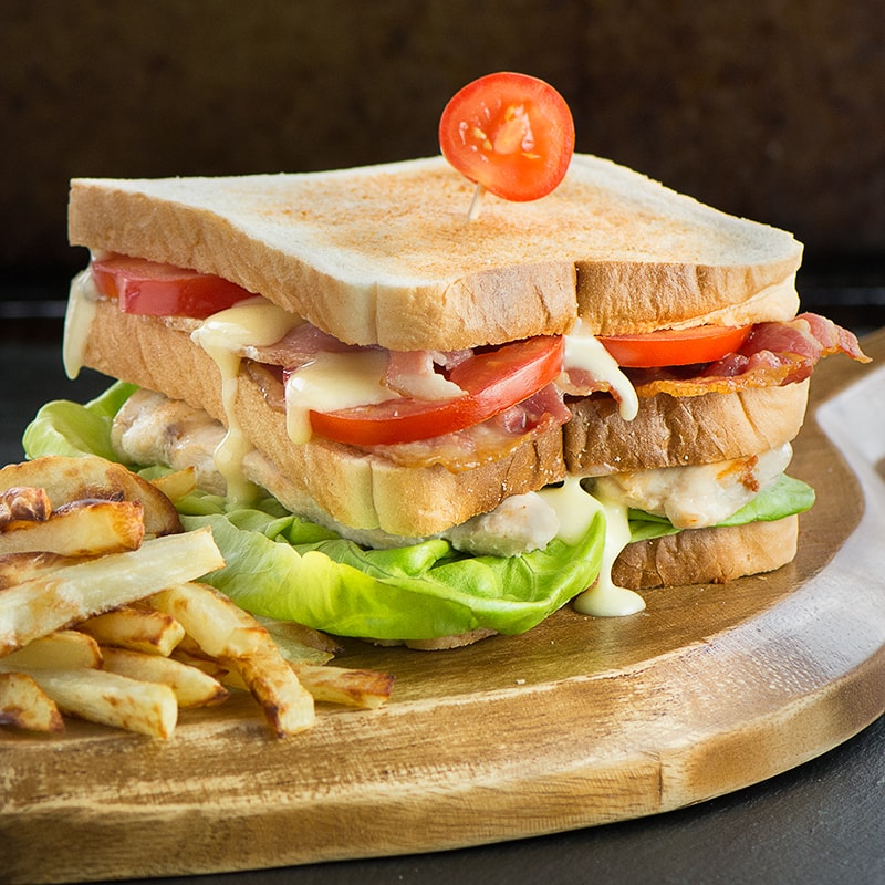 THE ULTIMATE CLUB SANDWICH