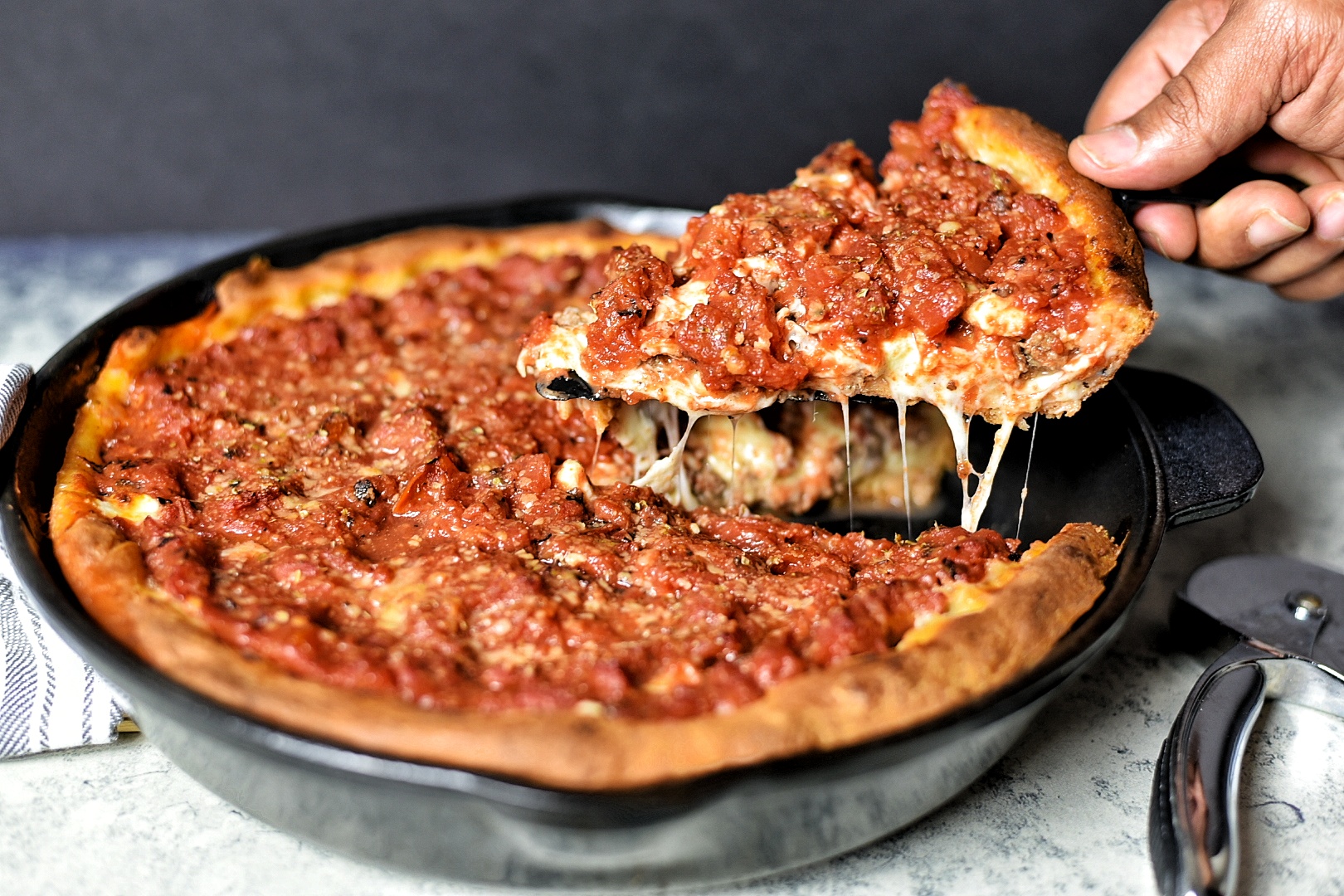 chicago style deep dish pizza