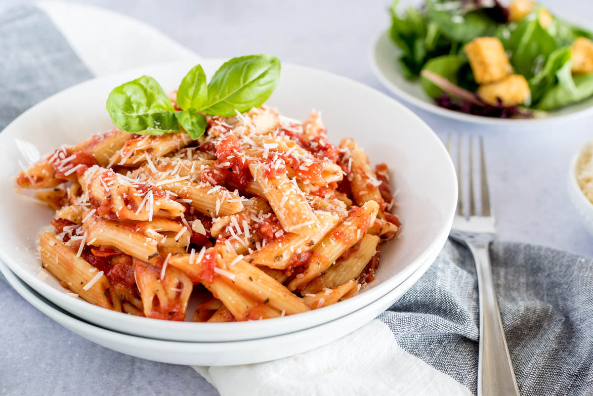 INSTANT POT QUICK PENNE PASTA & MARINARA SAUCE