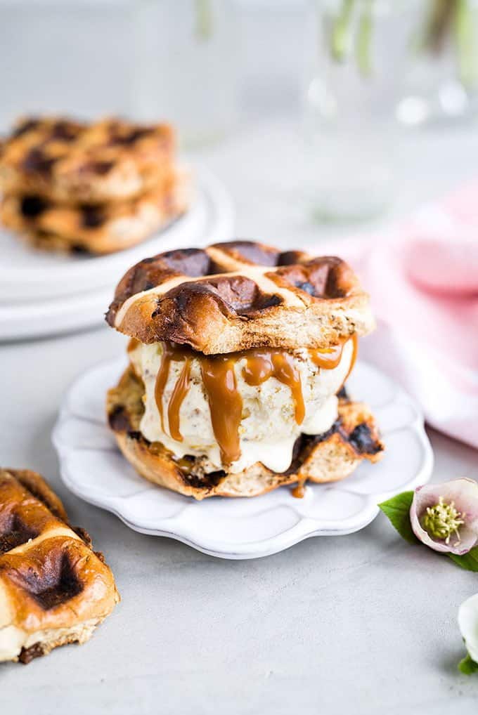 Hot cross bun ice cream sandwiches